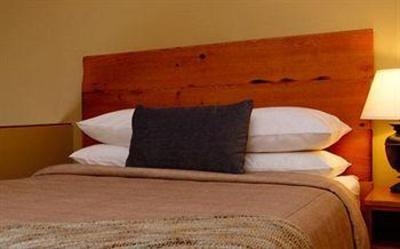 фото отеля Whistler Village Inn & Suites