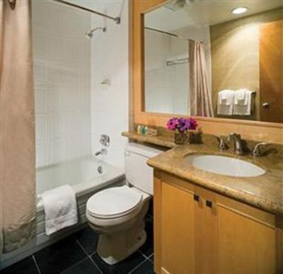фото отеля Whistler Village Inn & Suites