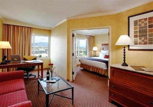 фото отеля Renaissance Boulder Suites Broomfield