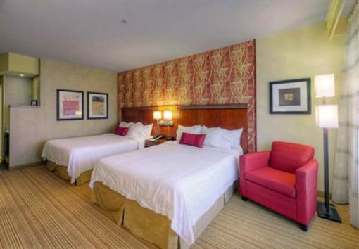 фото отеля Courtyard by Marriott Medford Airport