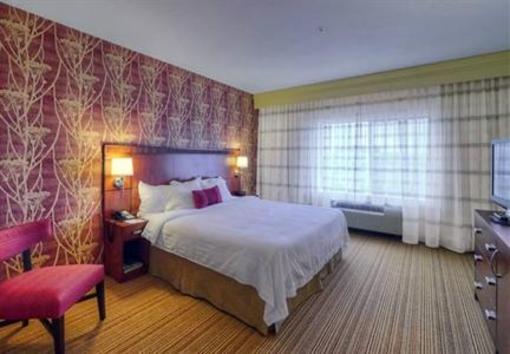 фото отеля Courtyard by Marriott Medford Airport