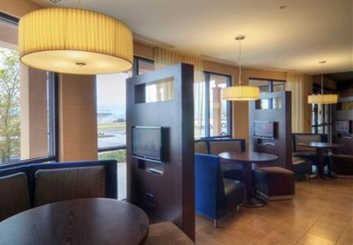 фото отеля Courtyard by Marriott Medford Airport