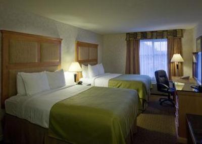 фото отеля Comfort Inn & Suites Kamloops