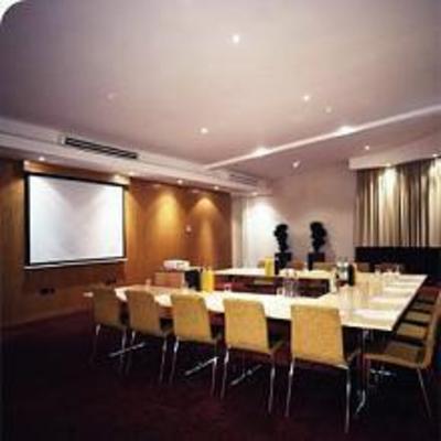 фото отеля Holiday Inn Express Crewe