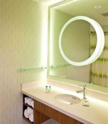 фото отеля SpringHill Suites Anchorage University Lake