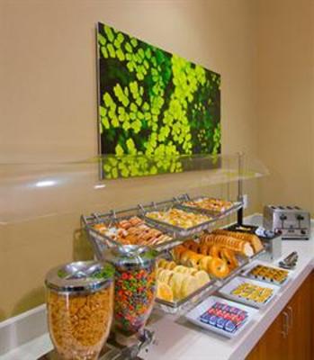 фото отеля SpringHill Suites Anchorage University Lake