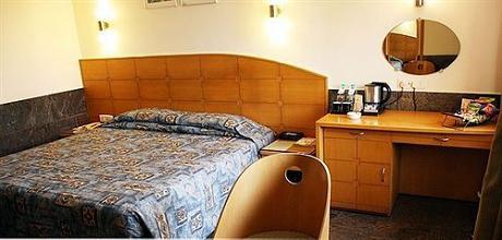 фото отеля Ramee Guestline Hotel Khar