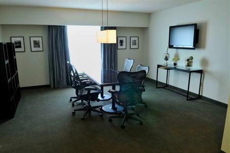 фото отеля Hilton Garden Inn Louisville Northeast