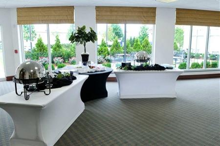 фото отеля Hilton Garden Inn Louisville Northeast