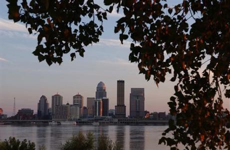 фото отеля Hilton Garden Inn Louisville Northeast
