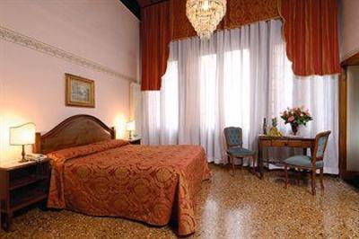 фото отеля Hotel de l'Alboro
