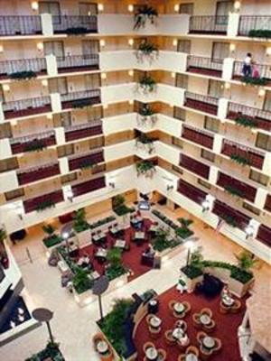 фото отеля Embassy Suites Fort Myers