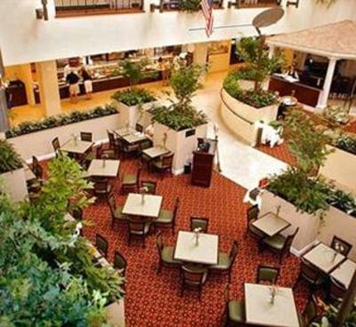 фото отеля Embassy Suites Fort Myers