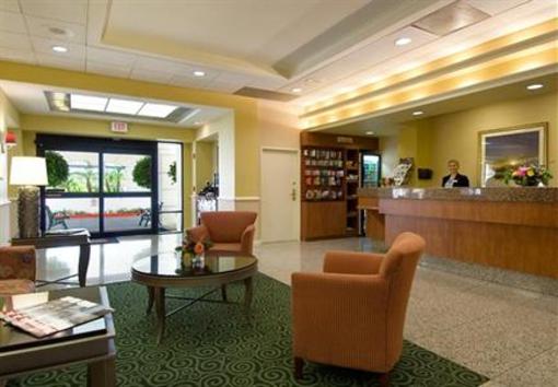 фото отеля Courtyard by Marriott Riverside