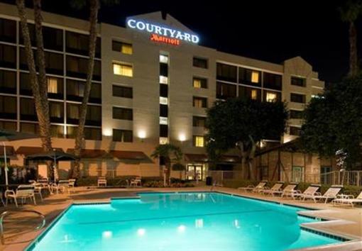 фото отеля Courtyard by Marriott Riverside