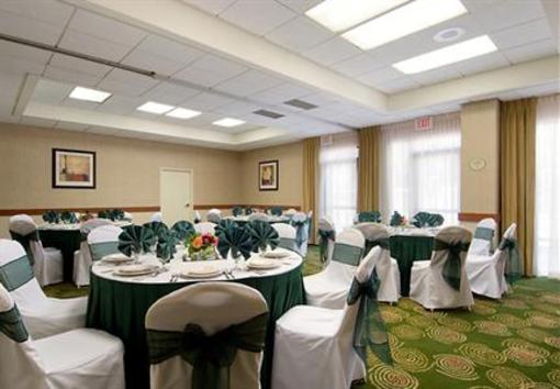 фото отеля Courtyard by Marriott Riverside