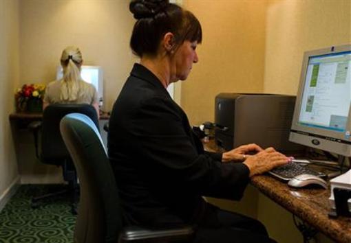фото отеля Courtyard by Marriott Riverside
