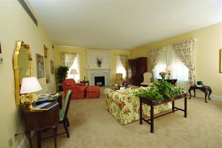 фото отеля Cranwell Resort, Spa & Golf Club