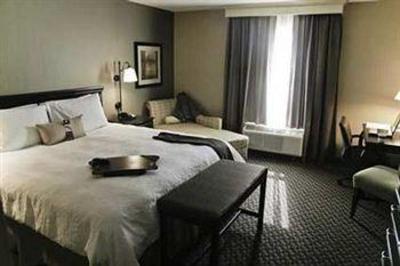 фото отеля Hampton Inn & Suites Edmonton/West