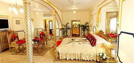 фото отеля The Raj Palace Grand Heritage Hotel