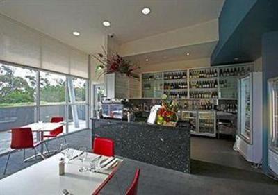 фото отеля Quality Hotel Hobart Airport