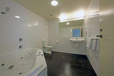 фото отеля Quality Hotel Hobart Airport