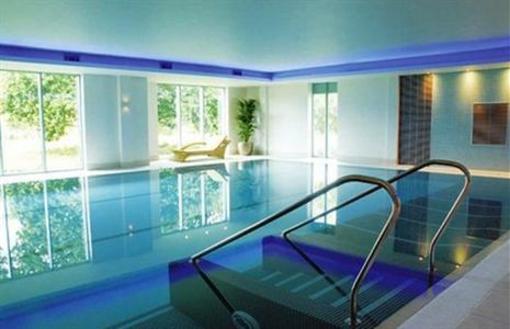 фото отеля Cotswold Water Park Four Pillars Hotel