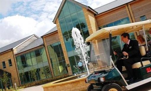 фото отеля Cotswold Water Park Four Pillars Hotel