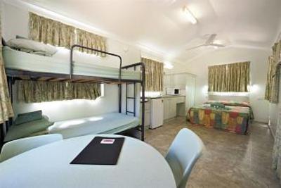 фото отеля Knotts Crossing Resort