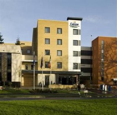 фото отеля Holiday Inn Express Dublin Airport