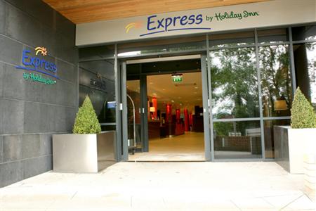 фото отеля Holiday Inn Express Dublin Airport