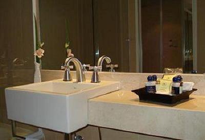 фото отеля Grand King Hotel