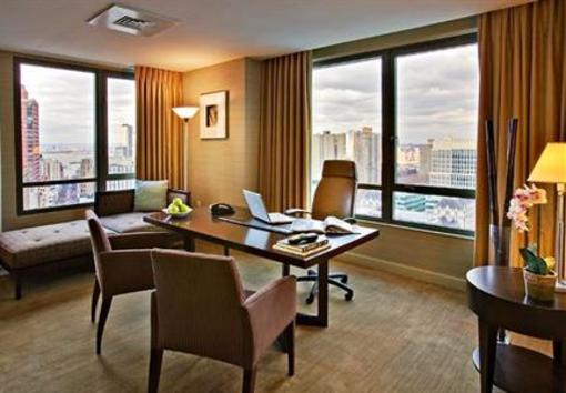 фото отеля Marriott New York at the Brooklyn Bridge