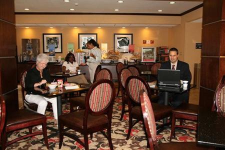 фото отеля Hampton Inn Monroe (North Carolina)