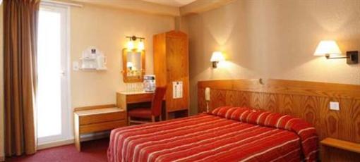 фото отеля Hotel Kyriad Dijon Longvic