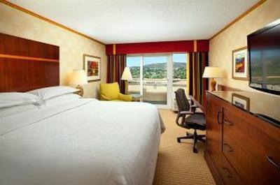 фото отеля Sheraton Agoura Hills Hotel