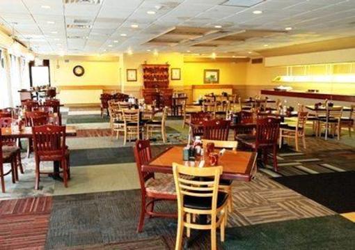 фото отеля Clarion Inn Fort Wayne