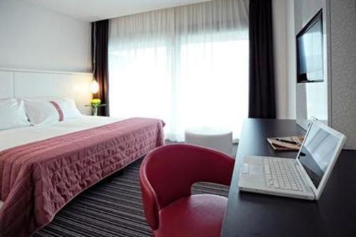фото отеля Holiday Inn Naples - Nola Vulcano Buono