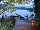 фото отеля Long Lake Waterfront Bed & Breakfast