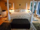 фото отеля Long Lake Waterfront Bed & Breakfast