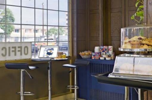 фото отеля Canadas Best Value Inn Calgary