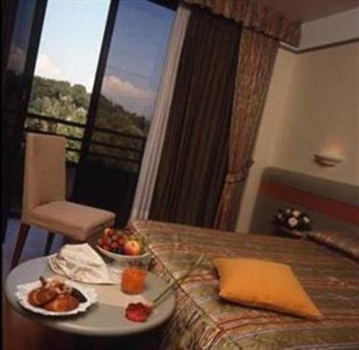 фото отеля Leonardo Da Vinci Hotel Erba