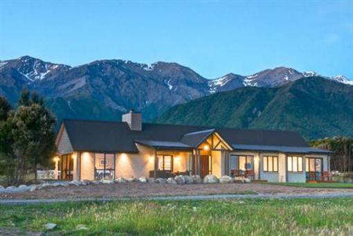 фото отеля Manakau Lodge