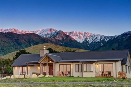 фото отеля Manakau Lodge