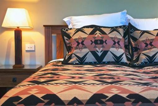 фото отеля Manakau Lodge