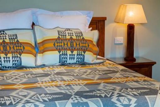 фото отеля Manakau Lodge