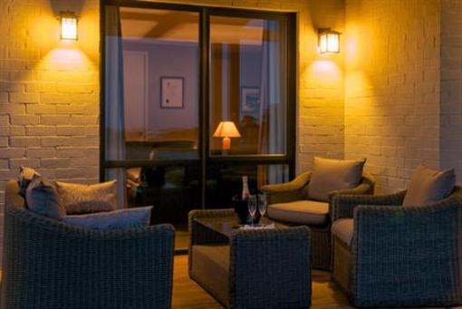 фото отеля Manakau Lodge