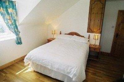 фото отеля Four Winds Bed & Breakfast Camhill