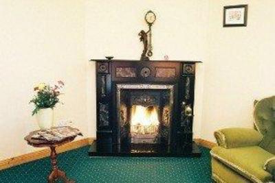 фото отеля Four Winds Bed & Breakfast Camhill
