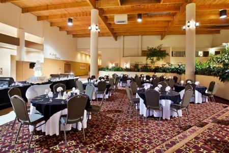 фото отеля Holiday Inn Lafayette US 167